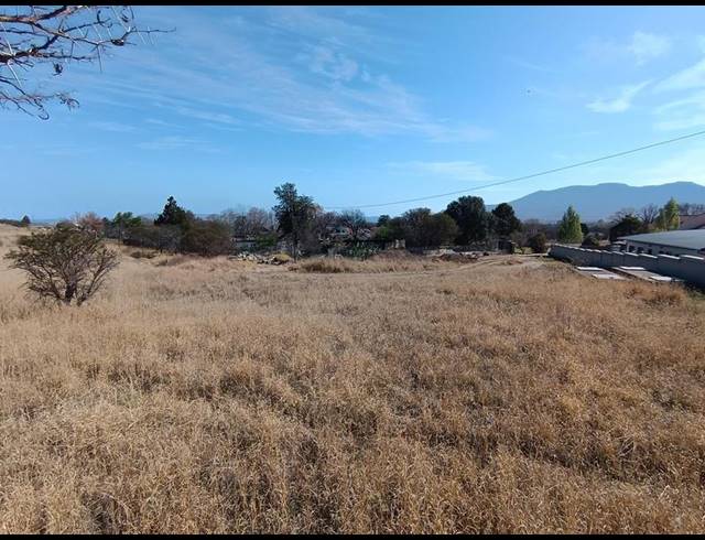 LAND FOR SALE IN BALMORAL